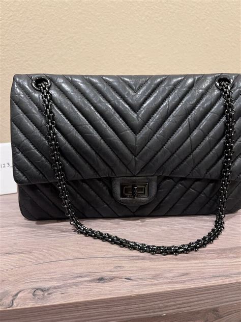 chanel reissue 226 price.